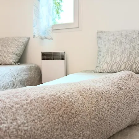 T3 Famille - Piscine, Aire De Jeux -