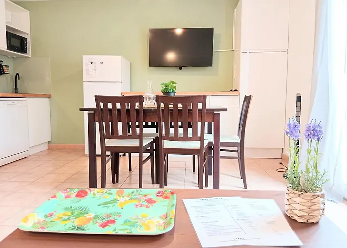 Apartman T3 Famille - Piscine, Aire De Jeux - *